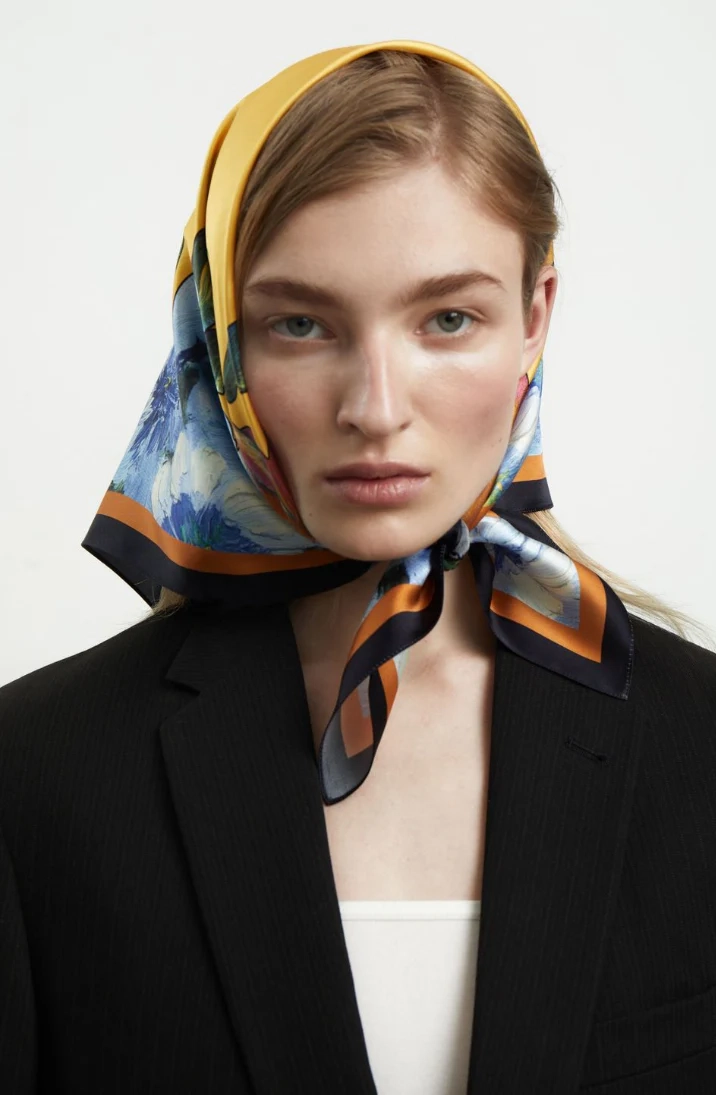 How Factory Batch Screen Prints A Silk Scarf